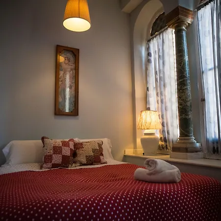 بيت شباب La Flamenka